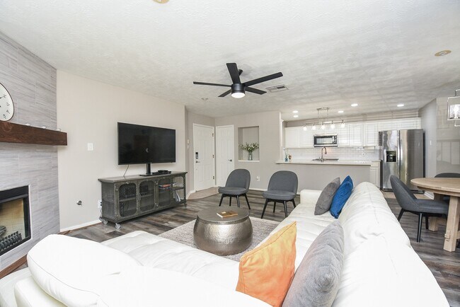 Foto del edificio - 8051 Bay Branch Dr