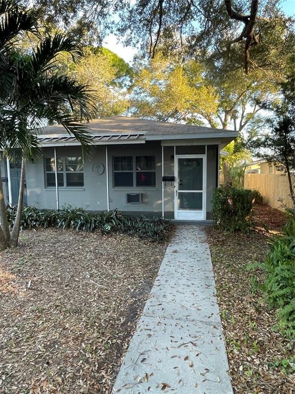 317 29th Ave N, Saint Petersburg, FL 33704 Townhome Rentals in Saint