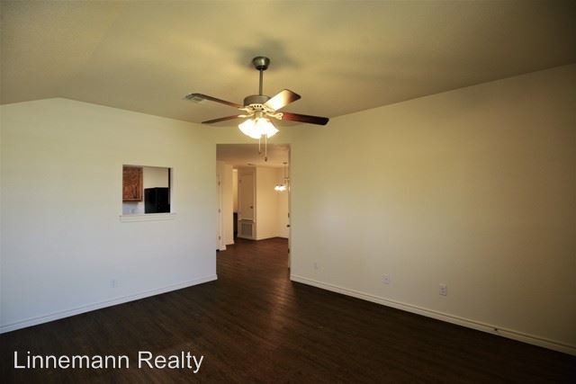 Building Photo - 908 Lasso Dr