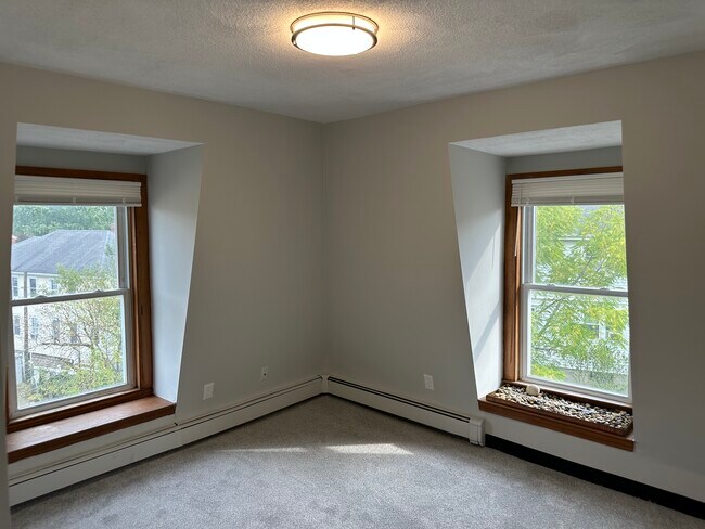 Building Photo - 227 North Beacon St