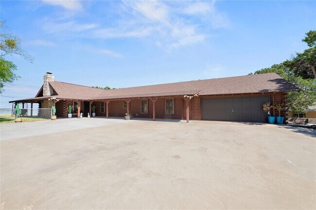 Foto del edificio - 5597 Cliff Ln