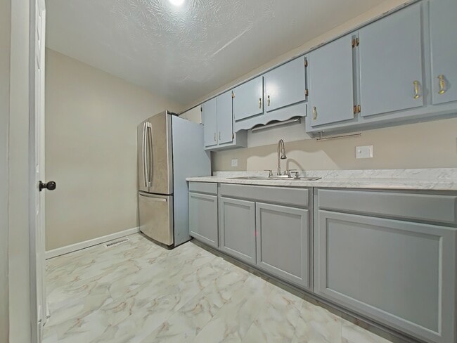 Building Photo - 6449 Kelmscot Ct