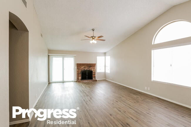 Building Photo - 8333 W Ocotillo Rd