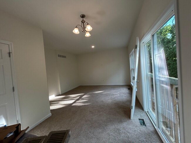 Building Photo - 463 Sweetgrass Dr