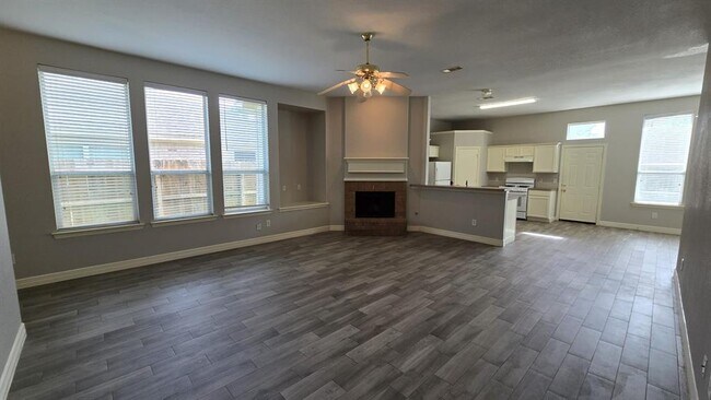 Foto del edificio - 6011 Decker Ridge Ct