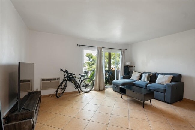 Building Photo - 7555 Linda Vista Rd