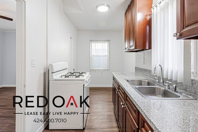 Building Photo - 12145 Pine St