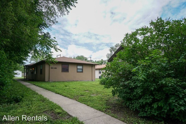 Building Photo - 2 br, 1 bath Apartment - 604 Yuma 606 Yuma