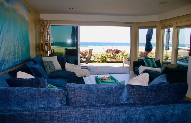 Foto del edificio - 2965 Ocean Front Walk