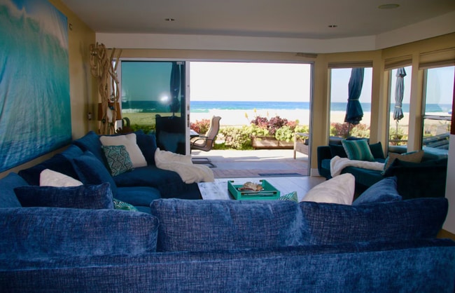 Building Photo - 2965 Ocean Front Walk