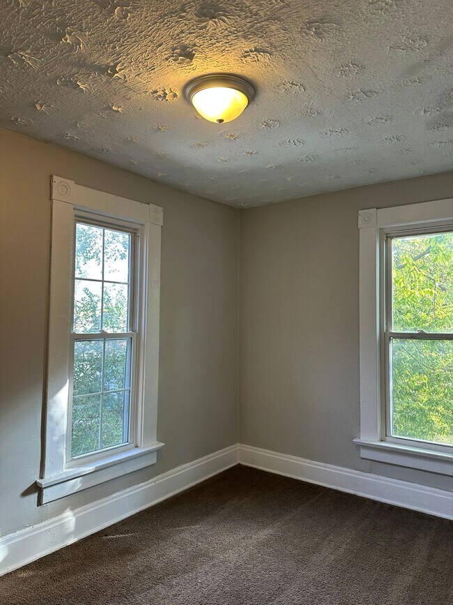 Foto del edificio - Welcome to this amazing 3 Bedroom, 1 Bathr...