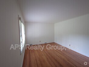 Building Photo - 60 Glenwood St