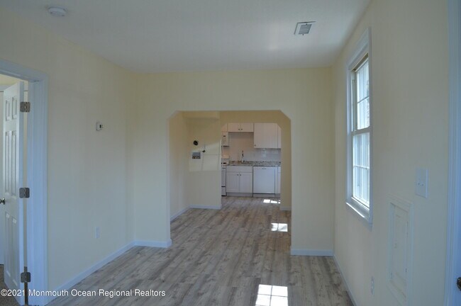 Building Photo - 186 S Park Ave