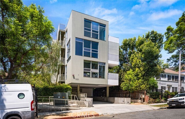 Foto del edificio - 1351 Havenhurst Dr