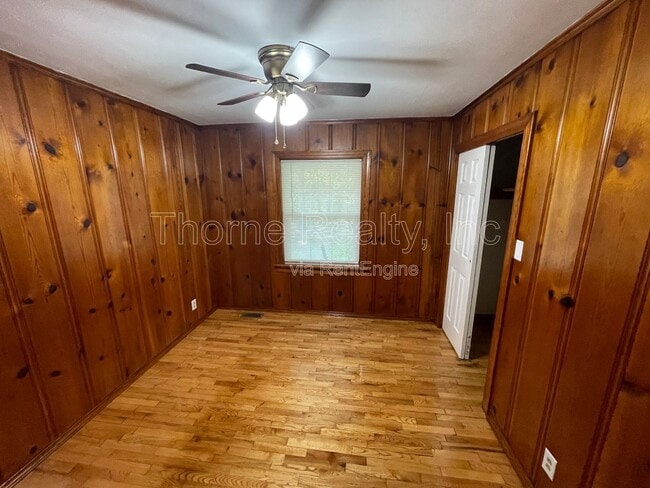 Building Photo - 1809 Bedford Rd