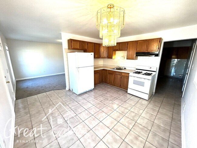 Building Photo - Lovely 3 bedroom / 1 bathroom house now av...
