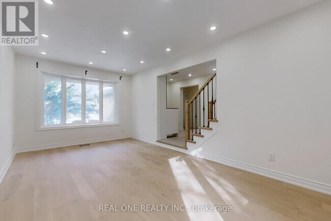 Photo du bâtiment - 86 Breckonwood Crescent