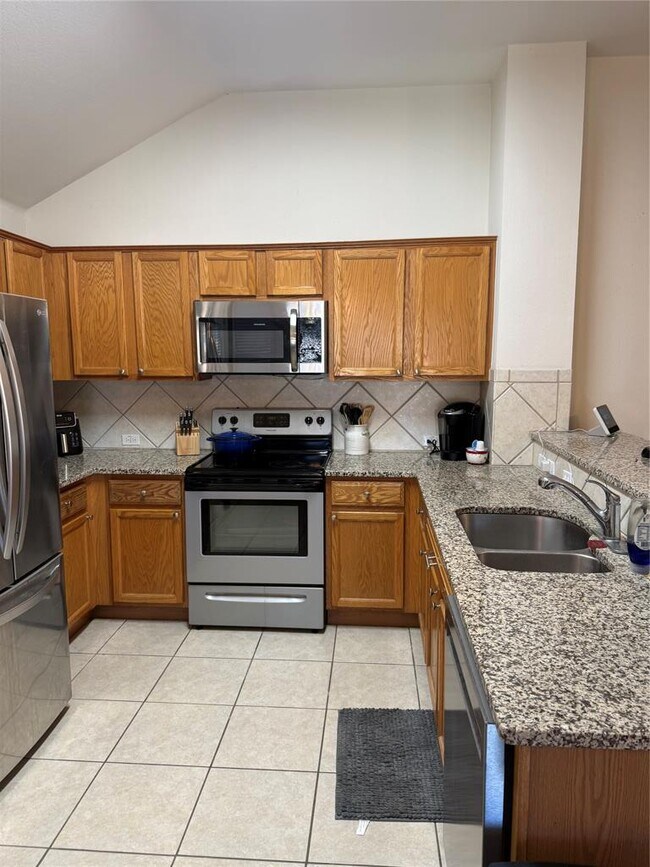 Foto del edificio - 6007 Lone Star Ct