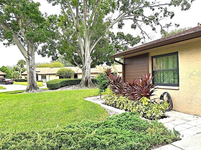 Building Photo - 9684 Lake Seminole Dr E