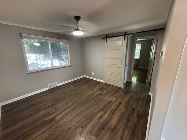 Foto del edificio - 1148 Elm Park Dr