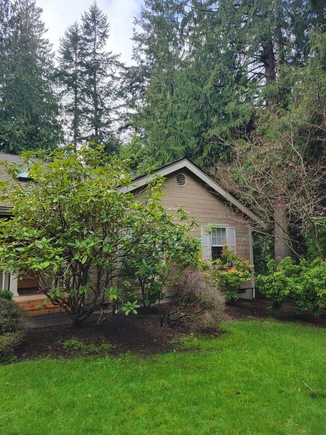 Building Photo - 3 Bedroom, 2.5 Bath Home For Rent in Kala ...