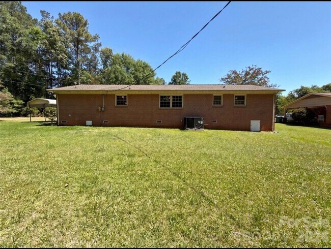Foto del edificio - 1045 Chippenham Ave