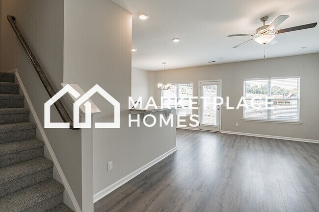 Building Photo - 6621 Hanworth Trce