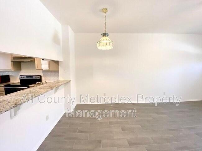 Building Photo - 218 Samuel Blvd