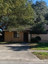 Building Photo - 9868 Lancewood St