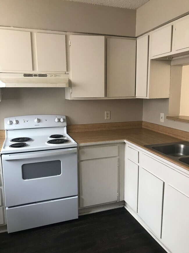 Foto del edificio - 8911 GSRI Ave