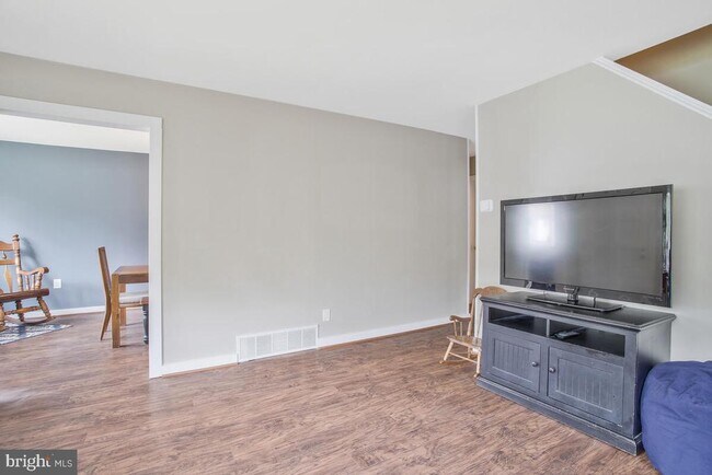 Foto del edificio - 511 Monterey Ave