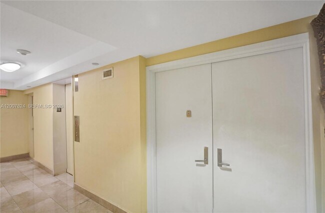 Foto del edificio - 151 SE 15th Rd