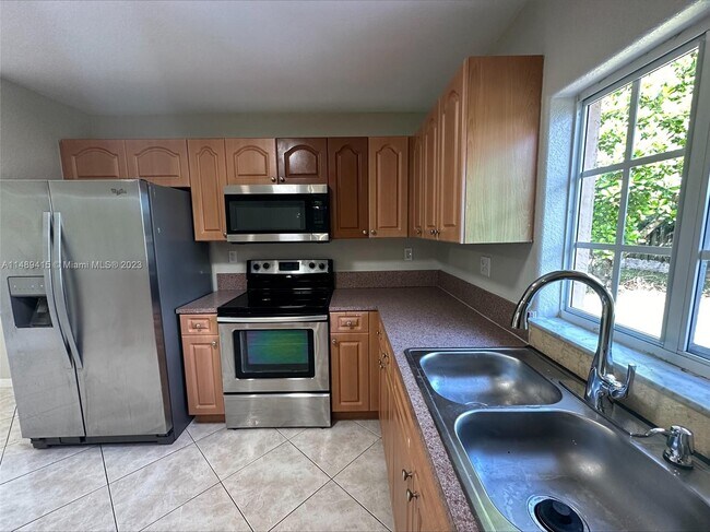 Building Photo - 28305 SW 173rd Ct