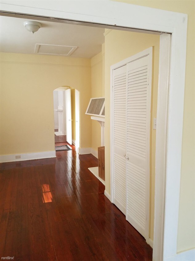 Building Photo - 1 br, 1 bath Apartment - Laurel Street 4725