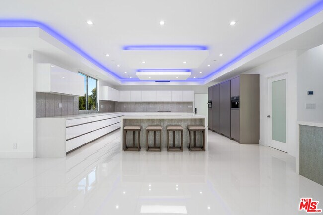 Foto del edificio - 1124 Summit Dr