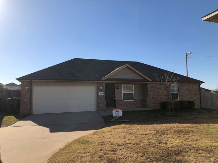 Primary Photo - 604 SE 60th Ct
