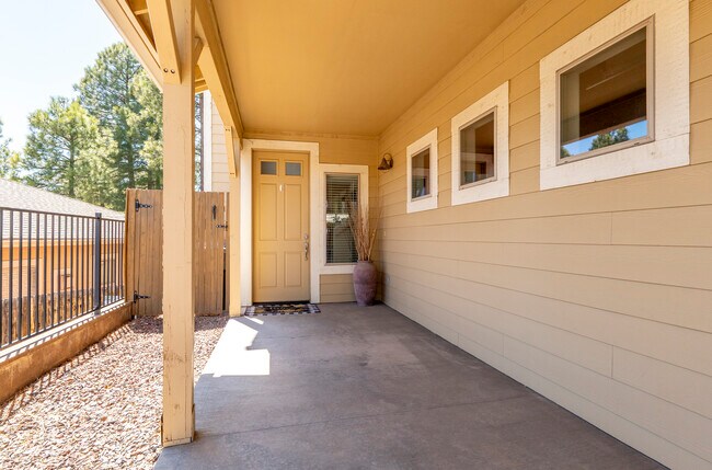 Foto del edificio - 1117 N Flowing Springs Trail