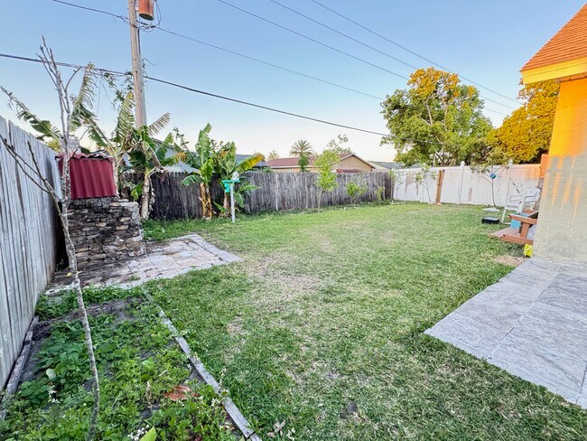 Building Photo - 10313 Crystal Point Dr