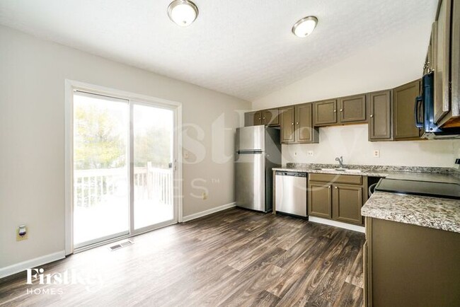 Foto del edificio - 5993 Brookmont Dr