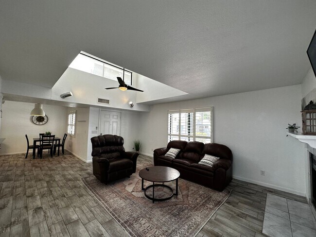 Foto del edificio - Furnished 3 Bedroom Condo across from Golf...