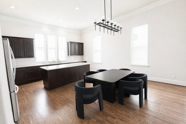 Foto del edificio - 2318 Hutchins St