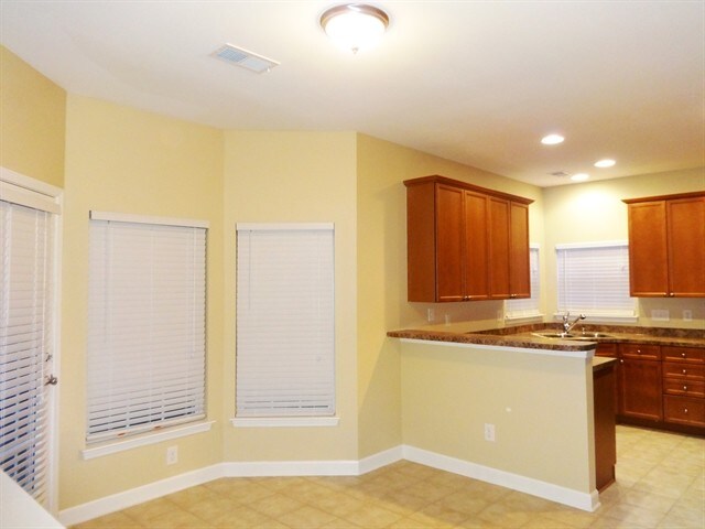 Foto del edificio - 4007 Braemar Ct