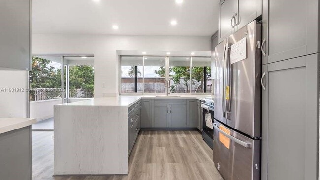 Foto del edificio - 7753 Coral Blvd