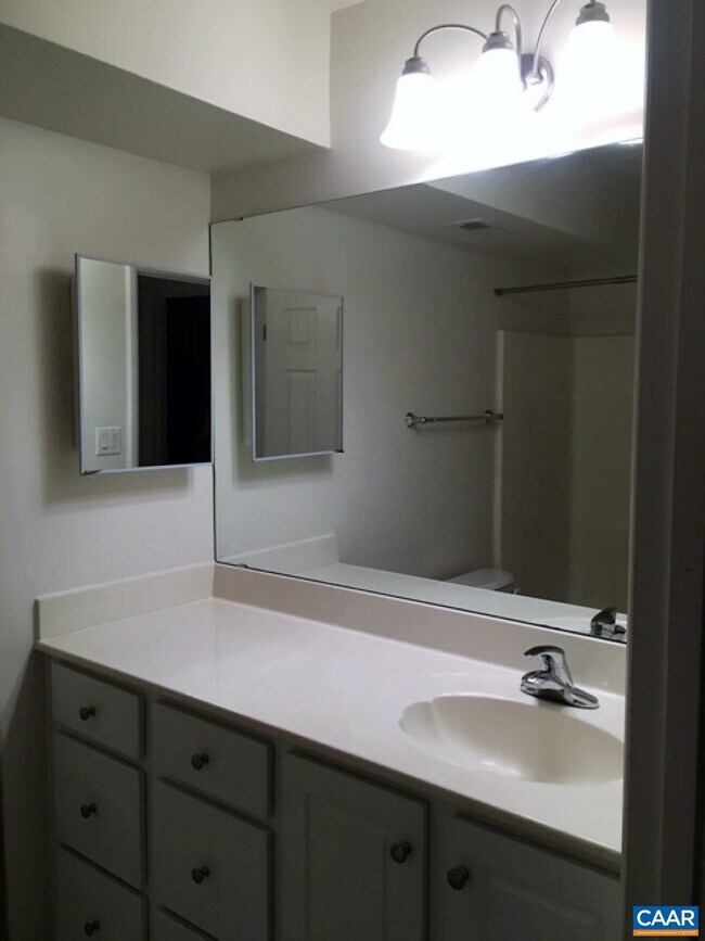 Building Photo - 102 Turtle Creek Rd