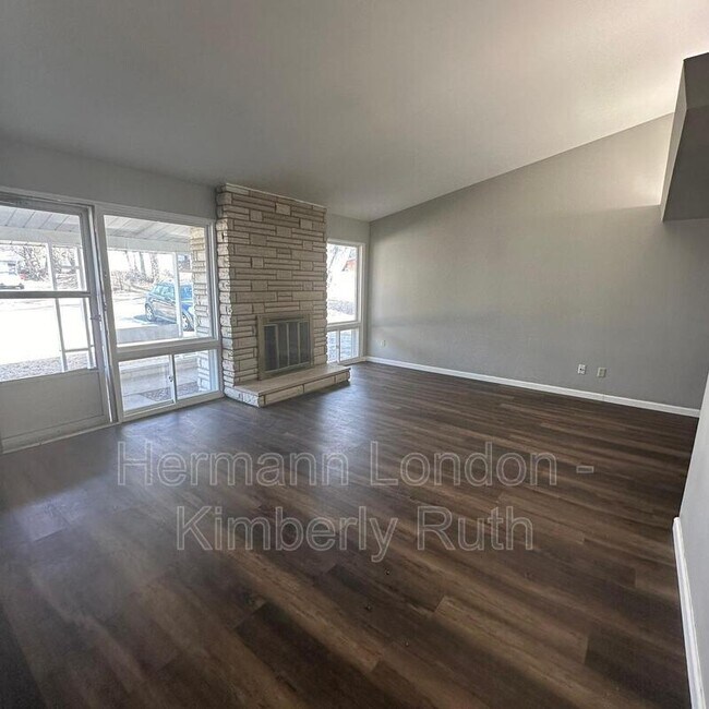 Foto del edificio - 11 Milbrook Ln