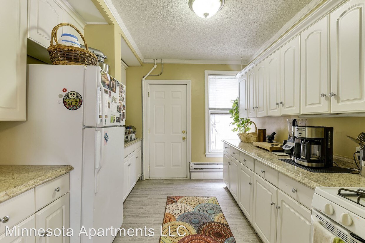 Primary Photo - 2 br, 1 bath Apartment - 2401 Aldrich Ave S