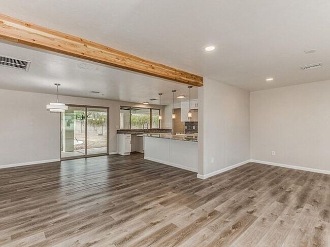 Foto del edificio - 4BR w/ Pool + Covered Patio in Tucson 85704