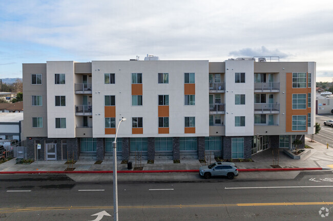 Building Photo - Ramona Metro Point