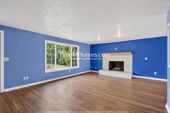 Building Photo - Three Bedroom Escape in Oregon City!