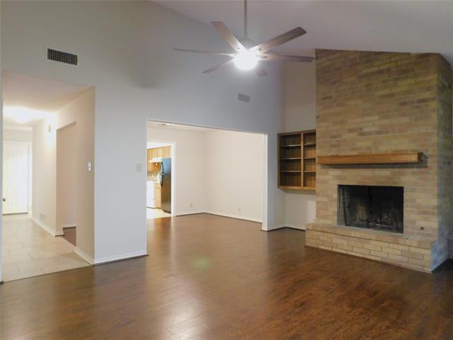 Foto del edificio - 2204 Canterbury Ct